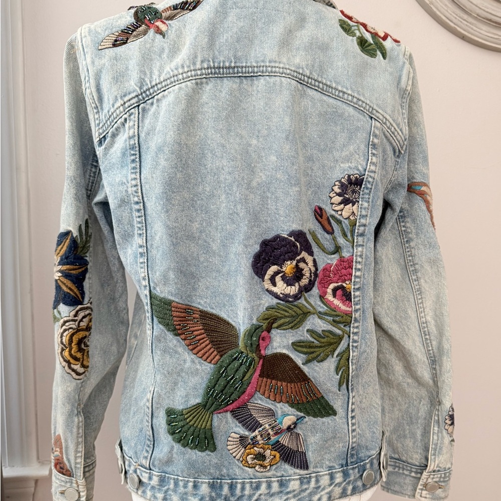 Blank NYC Embroidered hummingbird and floral embellished Denim Jacket M - Picture 5 of 10